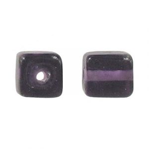 LIQUIDATION! Billes de verre Inde, cube violet. Vendu en paquet de 250 grammes. (SKU# GBI696/109)
