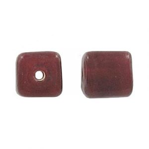 LIQUIDATION! Billes de verre Inde, cube rouge. Vendu en paquet de 250 grammes. (SKU# GBI696/96)