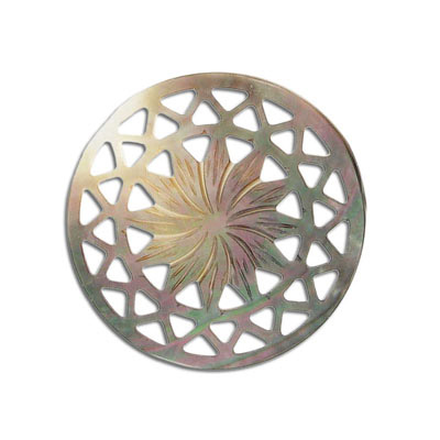 Pendentif semi-précieux, 40mm, rond filigree, black lip shell. Vendu separement. (SKU# SPP5492/BLS)