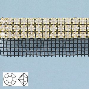 Galon pierres du Rhin, 3 rangées, ss20, filet noir, 1 côté, coupé à la machine, serti or. La commande minimum est de 1 metre. (SKU# RBM203B1N101G)