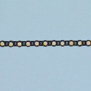 Galon pierres du Rhin, 1 rang, ss8, crystal ab, plastique noir. La commande minimum est de 1 metre. (SKU# RBP081B301)