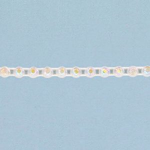 Galon pierres du Rhin, 1 rang, ss8, bande plastique blanche, cristal ab. La commande minimum est de 1 metre. (SKU# RBP081W301)