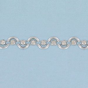 Galon pierres du Rhin, argent/cristal. La commande minimum est de 1 metre. (SKU# RBTR34/082)