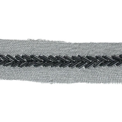 Frange 1 rang perles de clairon noires. La commande minimum est de 1 verge. (SKU# SMF2020/25/BLK)